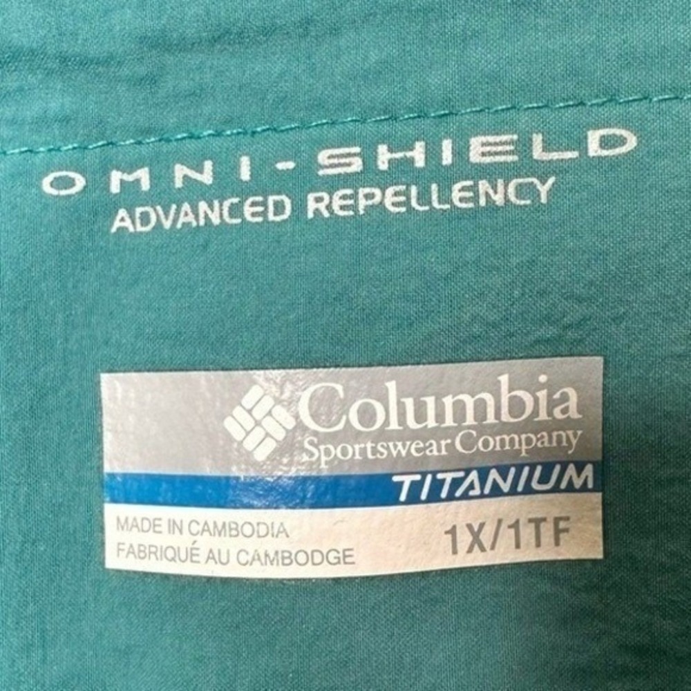Columbia Titanium Omni-Shield Shorts Womens 1X Blue Hiking Outdoor TW4302 Active - Picture 3 of 5